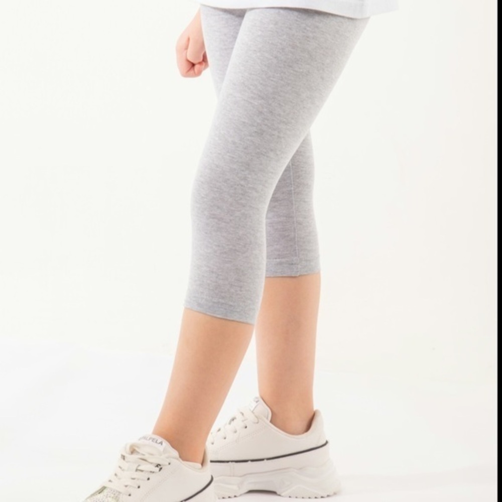 Grey capri leggings